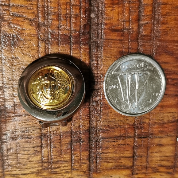 SOLD! VERSACE Medusa head medallion earring - Picture 4 of 4
